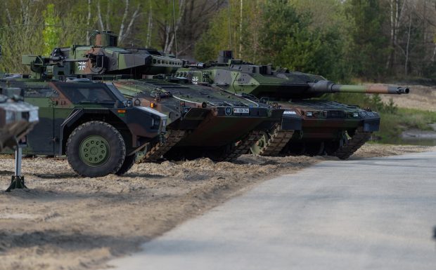Germania suspendă achiziţia noilor blindate Puma după ce n-au făcut față testelor. „Sunt un eșec major”