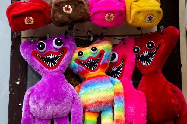 Jucăriile Huggy Wuggy, retrase din magazinele din Rusia, pe motiv că nu sunt „sigure” pentru copii