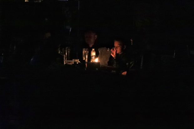 Din cauza bombardamentelor, 1,5 milioane de oameni din regiunea Odesa nu au curent. Autoritățile nu pot repara și le spun să plece