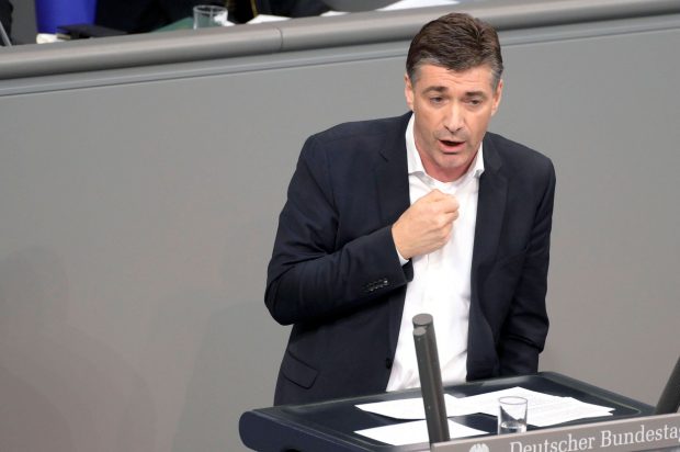 Un parlamentar din Germania şi-a lăsat nevasta pentru o fostă actriță de filme pentru adulţi: „Este o mare iubire”