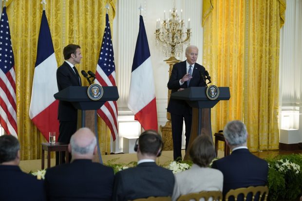 Biden l-a primit pe Macron la Casa Albă. Cei doi lideri își reafirmă sprijinul pentru Ucraina „atât timp cât va fi necesar”