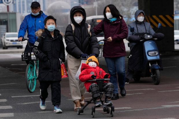 China continuă să ridice restricțiile Covid, ca urmare a protestelor, în ciuda unui număr mare de cazuri