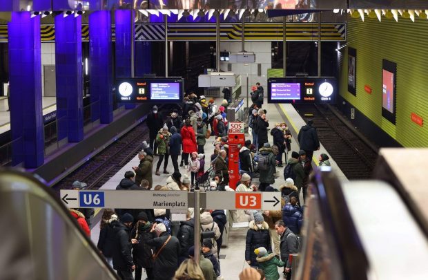 Pandemia de COVID-19 s-a încheiat, afirmă un expert sanitar german. „Ne confruntăm cu primul val endemic de SARS-CoV-2″