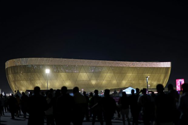 Un muncitor migrant a murit în Qatar, după ce a căzut de la etajul opt al stadionului Lusail. Familia cere explicații