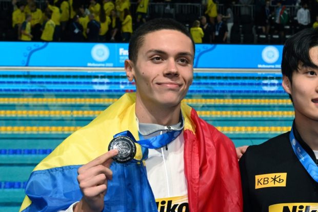 David Popovici încheie un an 2022 de excepție cu o medalie de argint la 200 metri liber la CM de Nataţie în bazin scurt