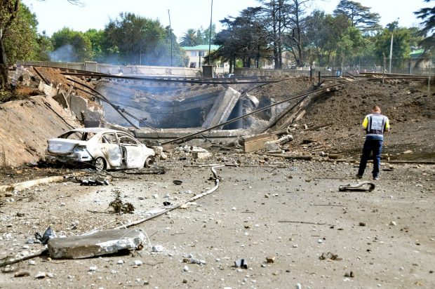O cisternă plină cu gaz a explodat în apropiere de Johannesburg. 9 oameni și-au pierdut viața