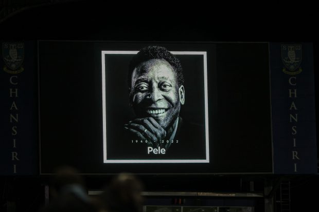 „Regele ne-a părăsit”. Reacții din lumea fotbalului după moartea legendarului Pele