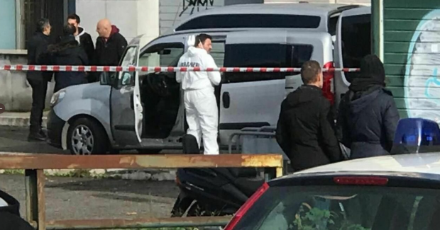 3 morți și 4 răniți, după ce un bărbat a deschis focul la ședința locatarilor unui bloc din Roma. „A închis ușa și a strigat «Vă omor pe toți»”