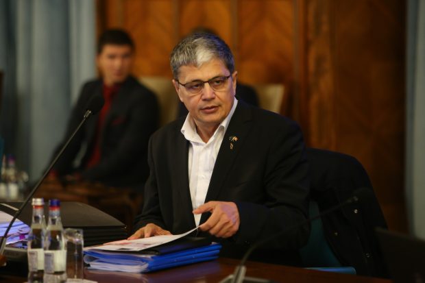 Guvernul pregătește acordarea de vouchere de 4.000 de lei pentru 220.000 de persoane