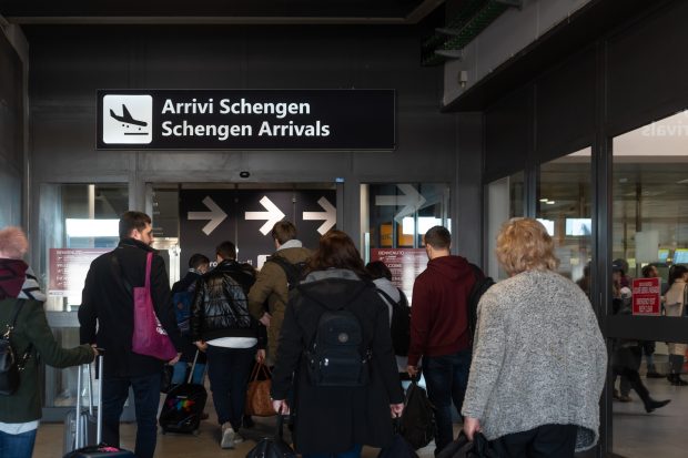 Spațiul Schengen, ideea care a dizolvat granițele interne din UE și ce o amenință chiar când putem adera