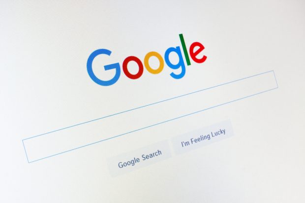 Anunțurile Google direcționează femeile însărcinate către servicii susținute de grupuri anti-avort