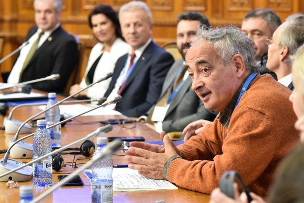 Unul dintre intelectualii lui Băsescu a ajuns în conferințele AUR