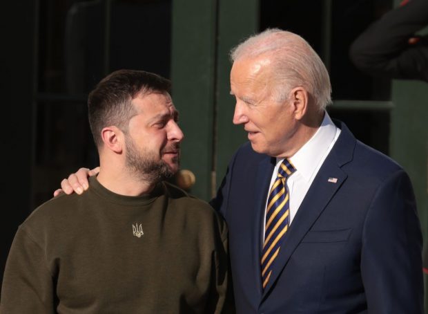 Zelenski i-a asigurat pe americani că Ucraina poate câștiga categoric războiul, dar oficialii SUA au altă părere, scrie Washington Post