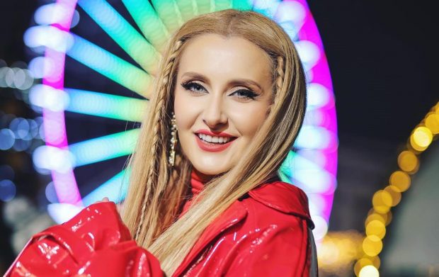 Imagine Stire Cum se înțelege Alina Sorescu cu fetele sale după ce s-a despărțit de Alexandru Ciucu. „Așa e în viață, și cu suișuri, și cu coborâșuri” | 2review.ro