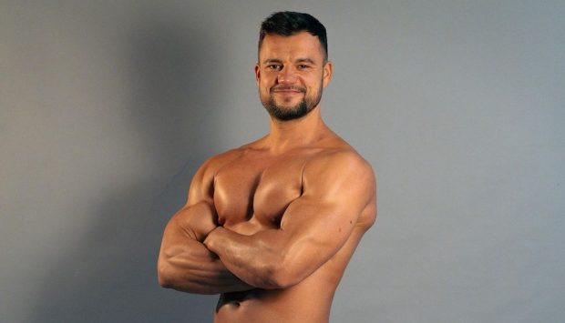 Imagine Stire Cine este Remus Boroiu de la „Survivor România” 2023. A fost concurent la „Ferma”, show difuzat la Pro TV | 2review.ro