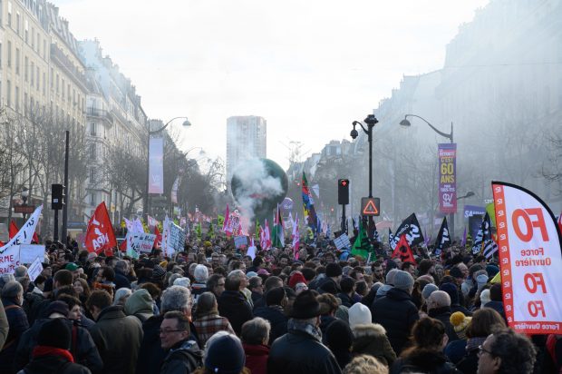 MAE, atenţionare de călătorie pentru Franţa: Circulaţie perturbată din cauza grevei generale