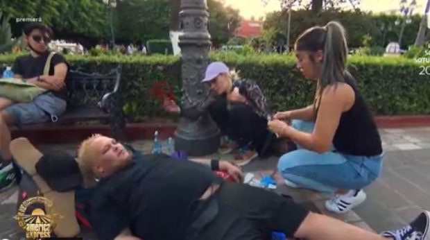 Imagine Stire Pufeh de la „America Express” a avut nevoie de îngrijiri medicale, după ce i s-a făcut rău în emisiune: „Am început să amețesc foarte tare” | 2review.ro