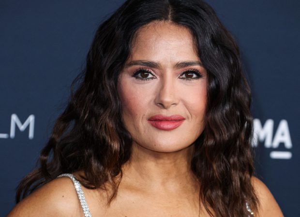 Salma Hayek, cu lenjeria intimă la vedere la un eveniment. Actrița arată spectaculos la 56 de ani