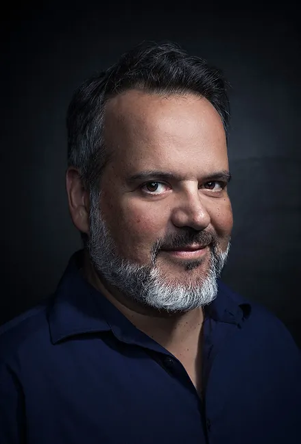 Regizorul francez care a făcut o piesă de teatru despre viața Nadiei Comăneci: „A evadat din comunism și a bulversat echilibrul politic al lumii”