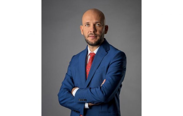 Un lider cu inima deschisă: Ștefan Obreja, CEO Life Dental Spa, schimbă lumea prin forța exemplului propriu. O poveste despre calea spre renașterea spirituală