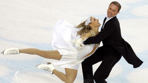 Medicii i-au amputat picioarele lui Roman Kostomarov, campion olimpic la patinaj artistic „Acum ne luptăm să-i salvăm mâinile”