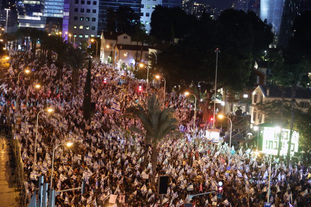 Israelienii au protestat pentru al cincilea weekend consecutiv împotriva modificărilor din justiție propuse de premierul Netanyahu