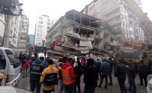 Un nou cutremur de peste 7 grade pe scara Richter a lovit sudul Turciei, la nouă ore după seismul de 7,8 grade