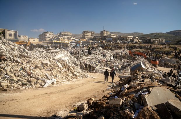 O nouă criză în Siria. De ce ajutoarele ajung atât de greu în zonele devastate de cutremur 
