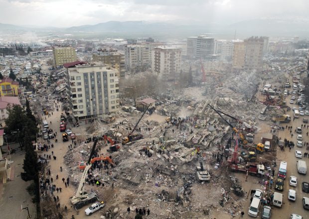 Procurorii turci au reținut 45 de persoane în ancheta privind prăbușirea unor clădiri în timpul cutremurului
