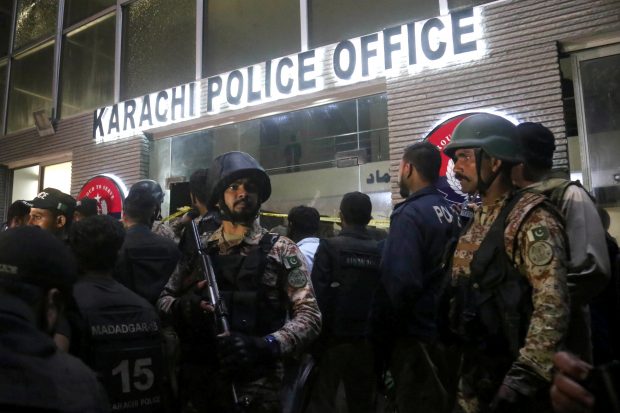 5 morți și 11 răniți, după un atac islamist asupra unei secții de poliție din Pakistan