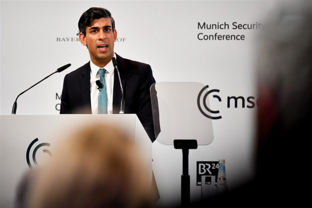 Rishi Sunak: Marea Britanie va ajuta orice țară dispusă să trimită Ucrainei avioane de luptă