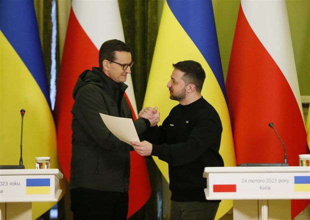 Varșovia va trimite Ucrainei încă 60 de tancuri. Premierul Mateusz Morawiecki susține că Polonia „urma să fie următoarea pe lista” Rusiei