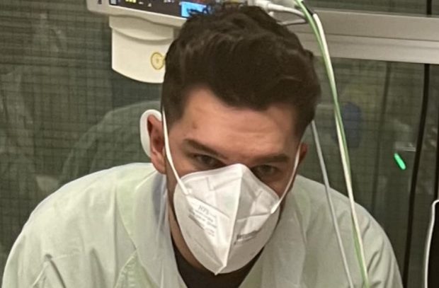 Medic rezident la o clinică reputată din Germania, despre cazul cardiologului Tesloianu: „Se transforma noaptea în ninja și intra prin efracție în morgă? Sau e o caracatiță acolo?”