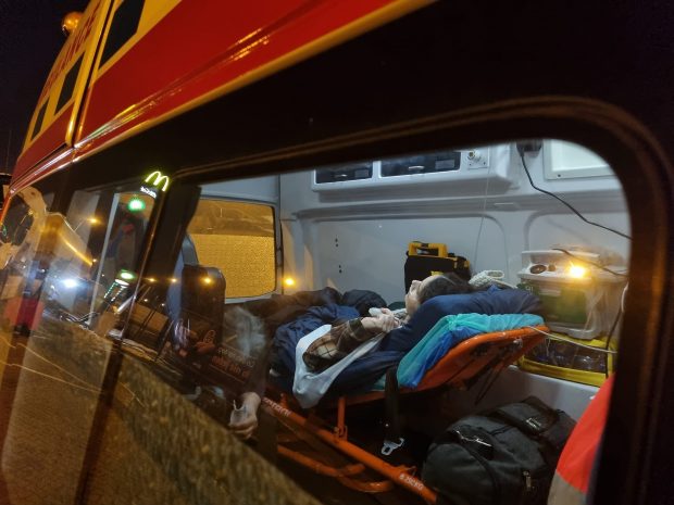 „Vreau să fiu lângă cei dragi în ultimele clipe”. Natalia, o ucraineancă bolnavă în fază terminală tratată în Cehia, a fost dusă cu ambulanța la Kiev