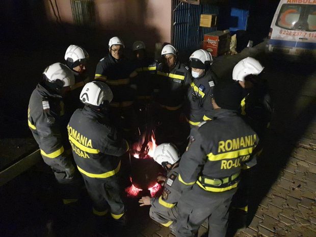 Adolescent de 16 ani, scos de sub dărâmături de salvatorii români trimiși în Turcia. Intervenția, îngreunată de o replică a cutremurului