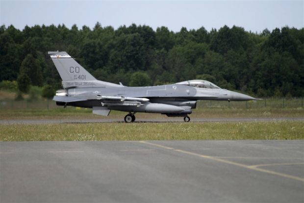 Polonia spune că trimiterea de avioane F-16 Ucrainei este o decizie greu de luat