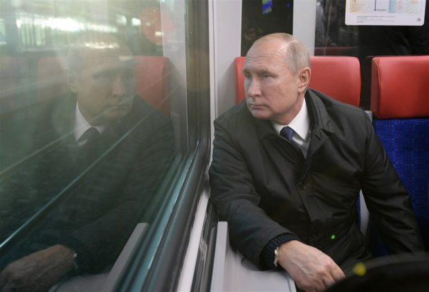 Vladimir Putin folosește un tren blindat, care oprește în gări private, pentru călătoriile sale personale, potrivit unor investigații de presă