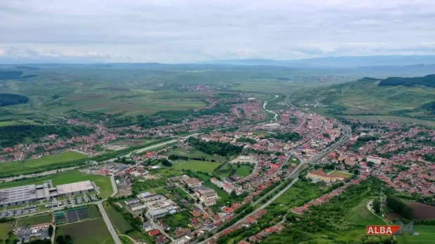 Premieră la Blaj: O centrală fotovoltaică va asigura 80% din energia electrică necesară pentru iluminat, școli și instituții