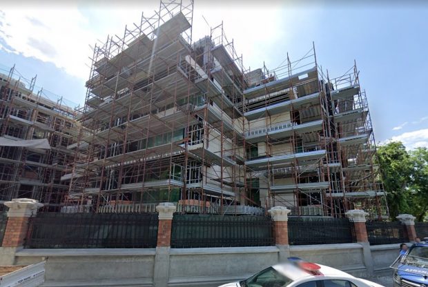 Curtea de Apel Bucureşti menţine suspendarea lucrărilor la blocurile din curtea sediului PNL