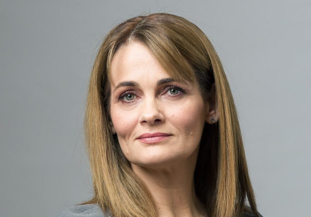 Imagine Stire Elvira Deatcu, soacră în filmul „Tati Full Time”. Primele dezvăluiri: „A fost greu la filmări, dar ne-am simțit tare bine” | 2review.ro