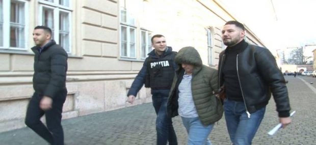 Profesor de la Universitatea din Timişoara, arestat, după ce a încercat să sărute şi să pipăie o copilă de 13 ani în timpul meditațiilor