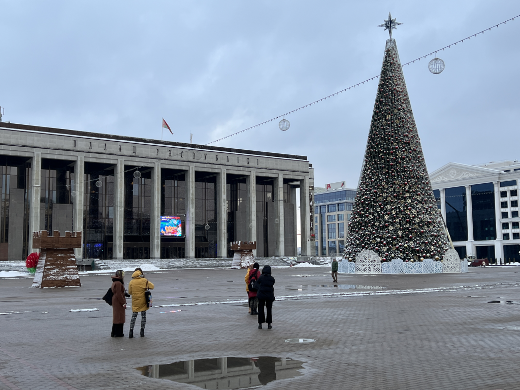 EXCLUSIV. Corespondență din regatul închis Belarus: „Putin se joacă cu viețile sărmanilor. În Belarus poate se găsesc 2.000-3.000 să lupte pe bani. Dar nu 60.000”