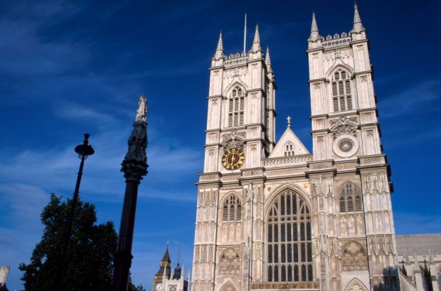 Biserica Angliei ar putea folosi pronume neutre de gen pentru Divinitate. Arhiepiscopul de Canterbury: „Dumnezeu nu este bărbat, femeie sau definibil”