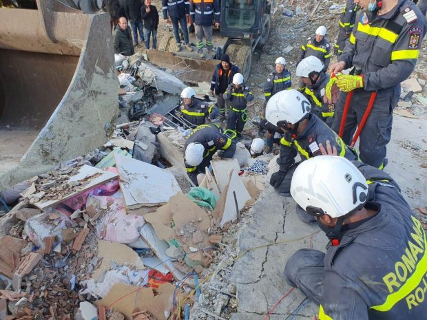 Pașii unei operațiuni a pompierilor după cutremur. La cât timp după se oprește misiunea de căutare-salvare