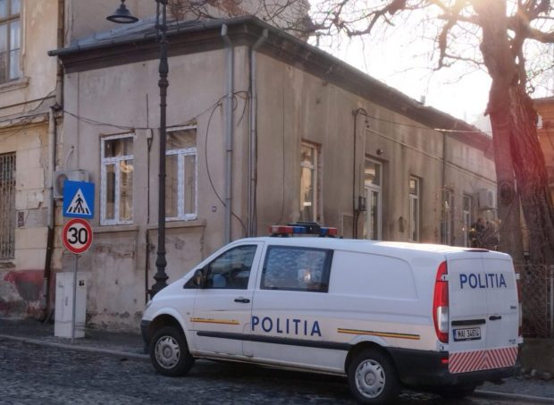 Seif gol, furat de la Primăria Slatina în timpul nopții. Poliția îi caută pe hoți