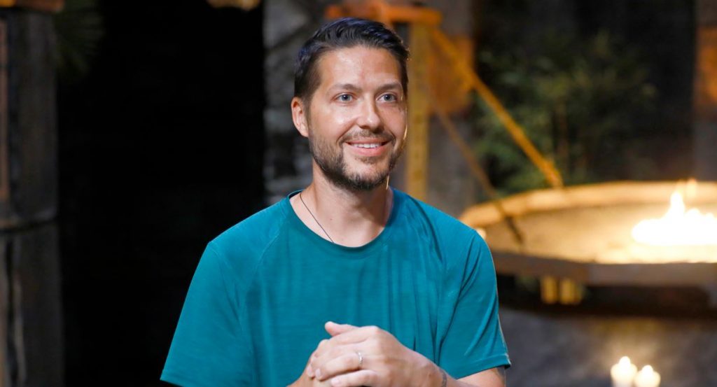 Jorge își declară sentimentele pentru Antonia și Alina Ceușan, criticând calitățile vocale ale Andreei Bălan. 9 jorge eliminat de la survivor 4