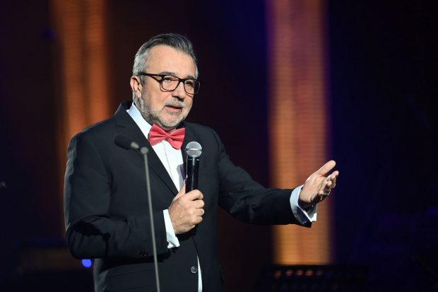 Radio România Actualități, omagii vibrante cu repetiție la adresa ministrului culturii, Lucian Romașcanu: „Un om care a mișcat, mișcă și va mișca România”