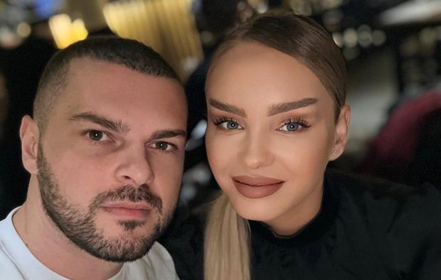 Imagine Stire De ce Maria Constantin a amânat pregătirile pentru nunta cu Robert Stoica: „Deocamdată nu am mai pus nimic la punct” | 2review.ro