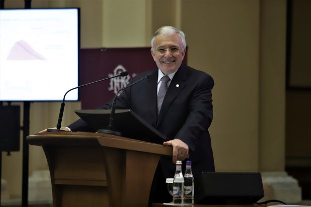 Marcel Ciolacu îl susține pe Mugur Isărescu pentru un nou mandat la BNR. Funcția devine vacantă în octombrie
