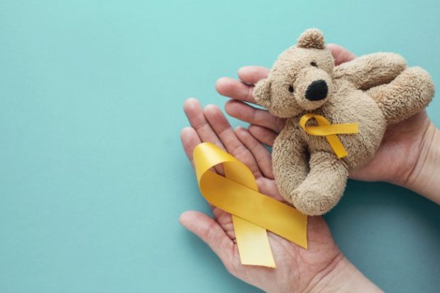 O fetiță de șapte ani a devenit cea mai tânără pacientă din lume diagnosticată cu cancer mamar